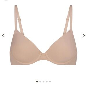 Skims fits everybody t-shirt bra